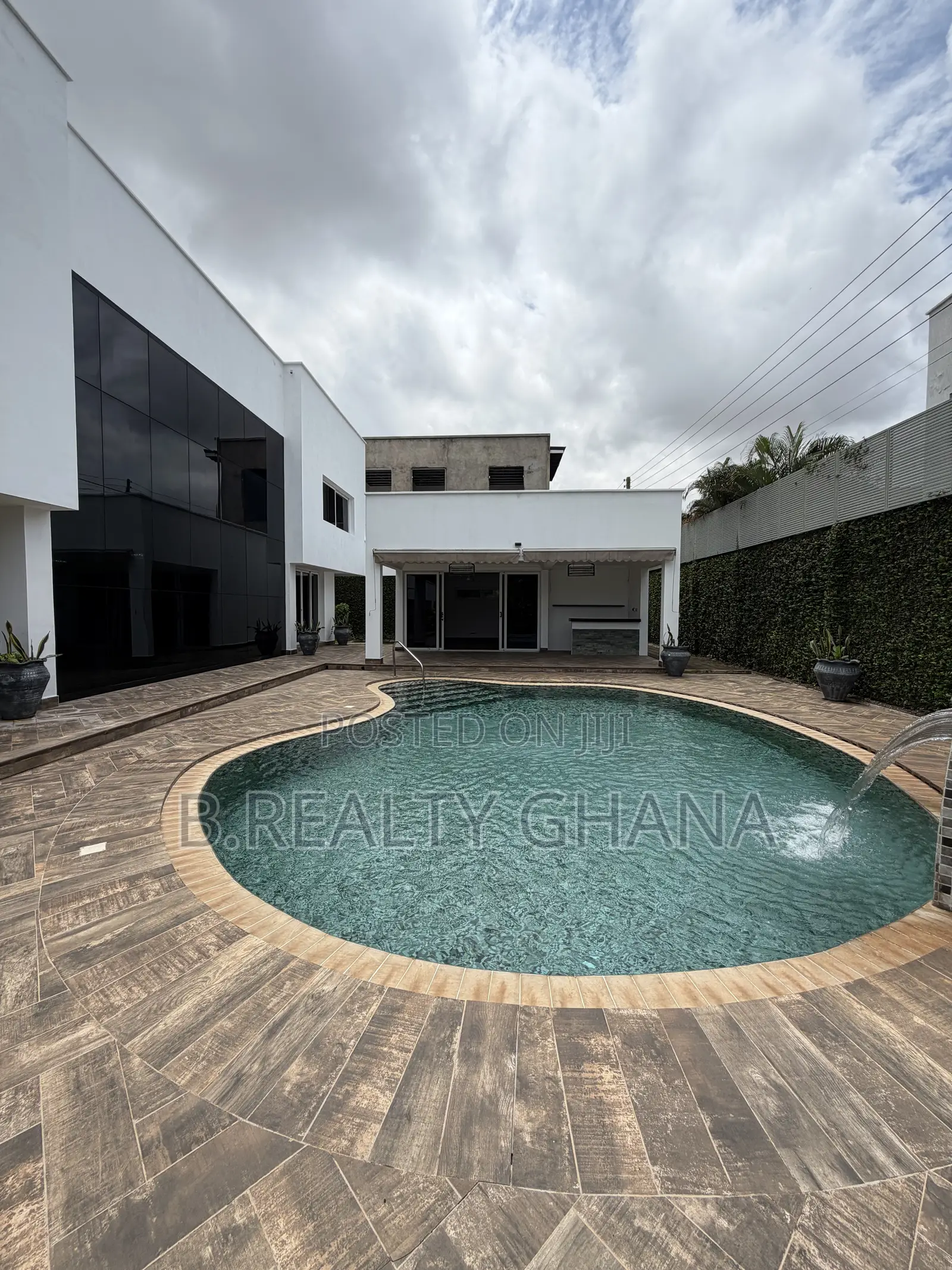 4bdrm House in Airport Residential Area for sale