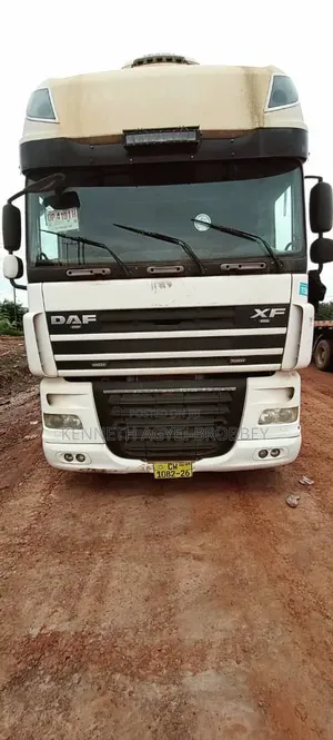 Low Bed and Hyundai Gold for Hiring