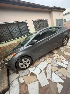 Hyundai Elantra GLS Sedan FWD (1.8L 4cyl 6A) 2013 Gray