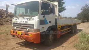 Low Bed and Hyundai Gold for Hiring