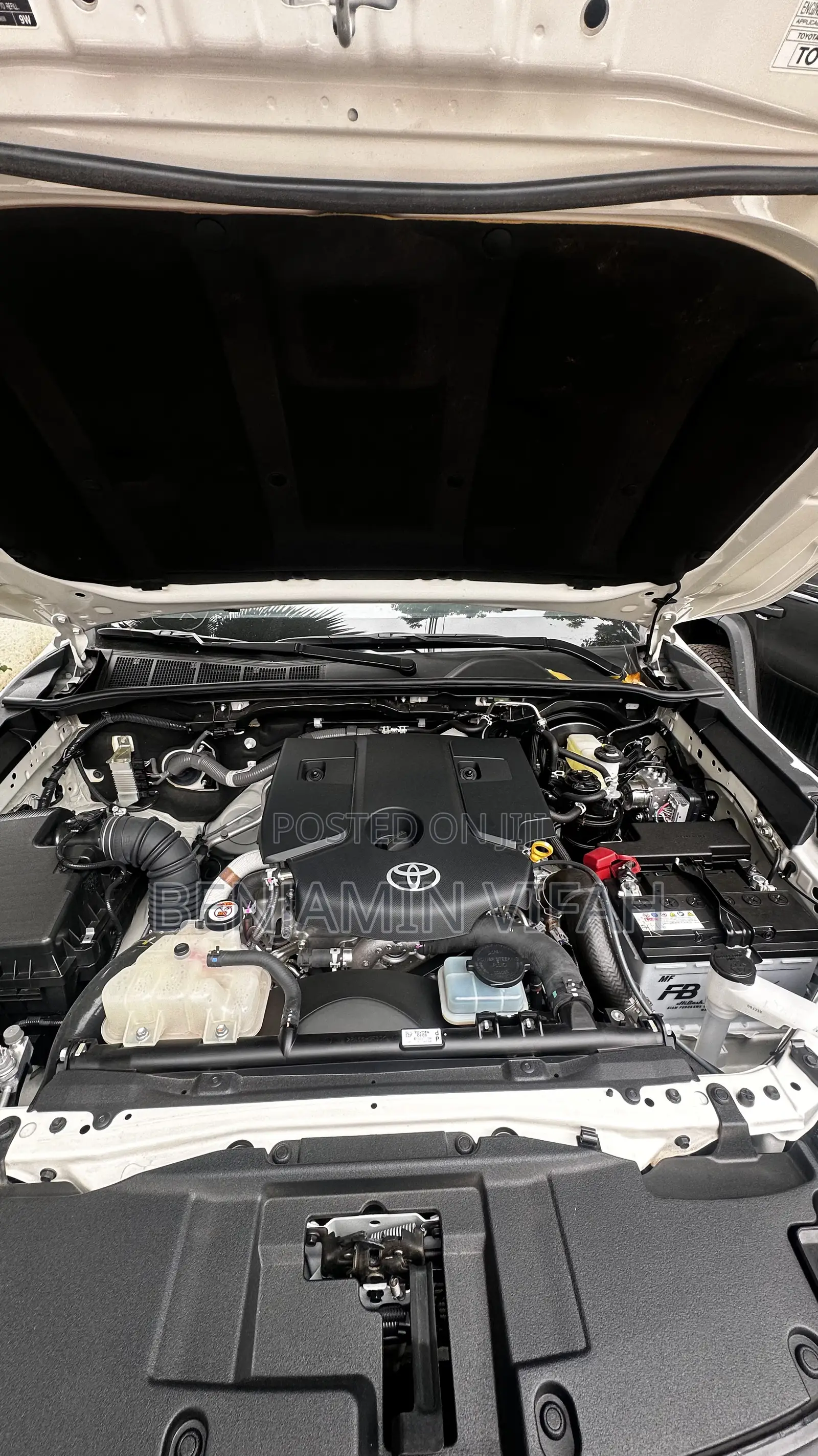 New Toyota Hilux 2025 White