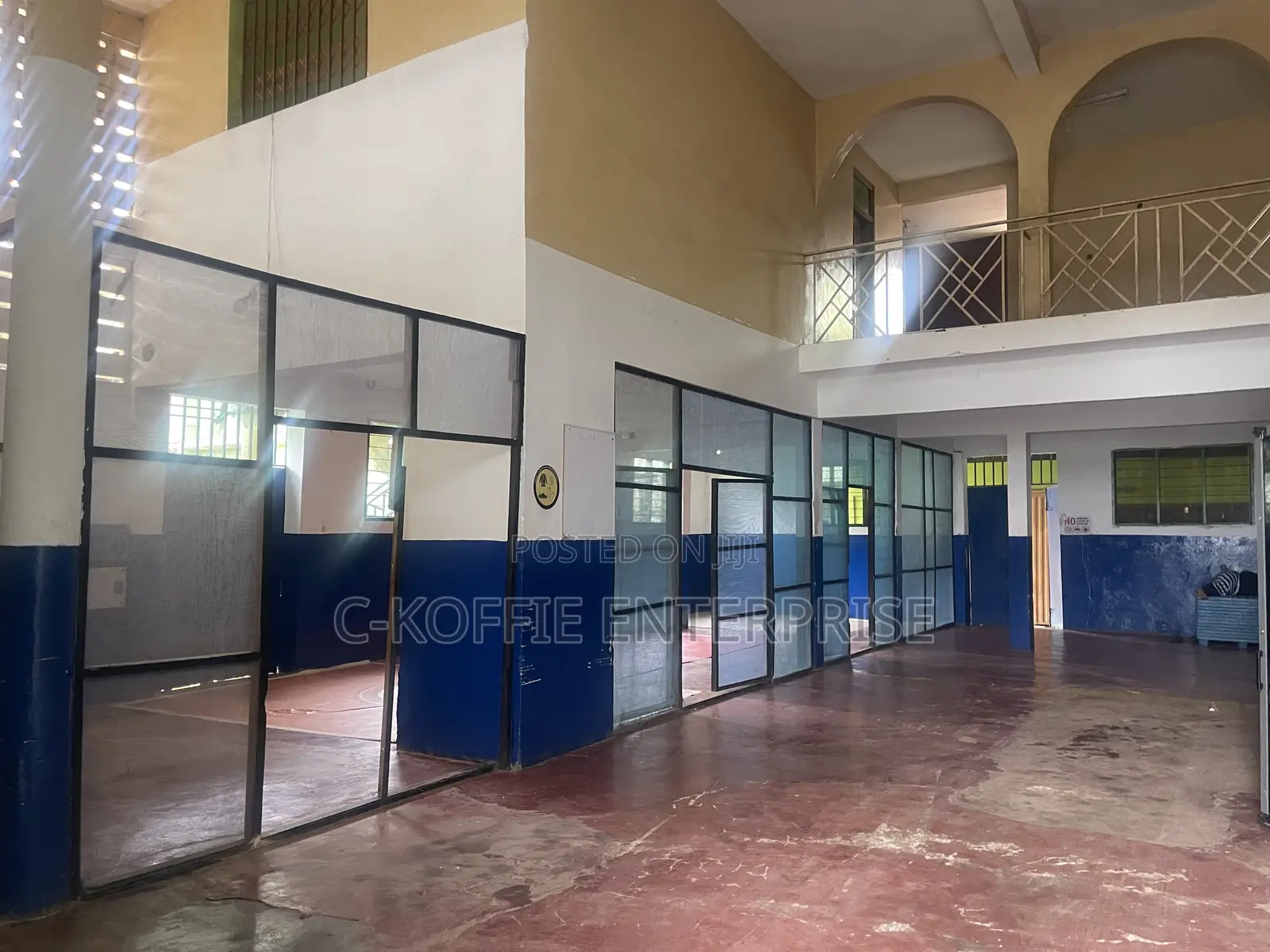 500 SQM Warehouse Ofankor Barrier + 4bedrooms for Rent