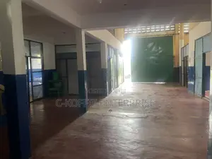 500 SQM Warehouse Ofankor Barrier + 4bedrooms for Rent