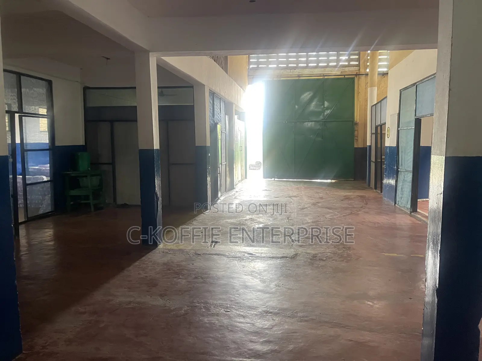 500 SQM Warehouse Ofankor Barrier + 4bedrooms for Rent