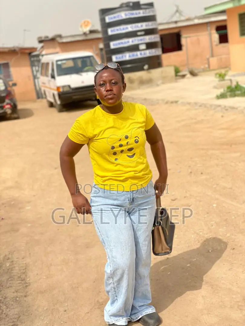 Female Receptionist Admin for Guesthouse