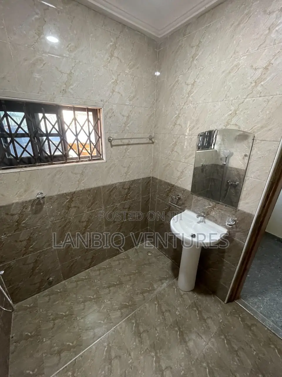 2bdrm Apartment in Oyarifa for rent