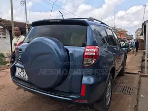 Toyota RAV4 2010 Blue