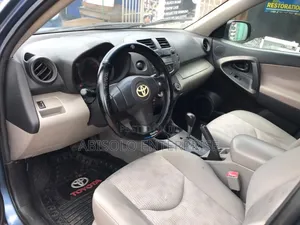 Toyota RAV4 2010 Blue