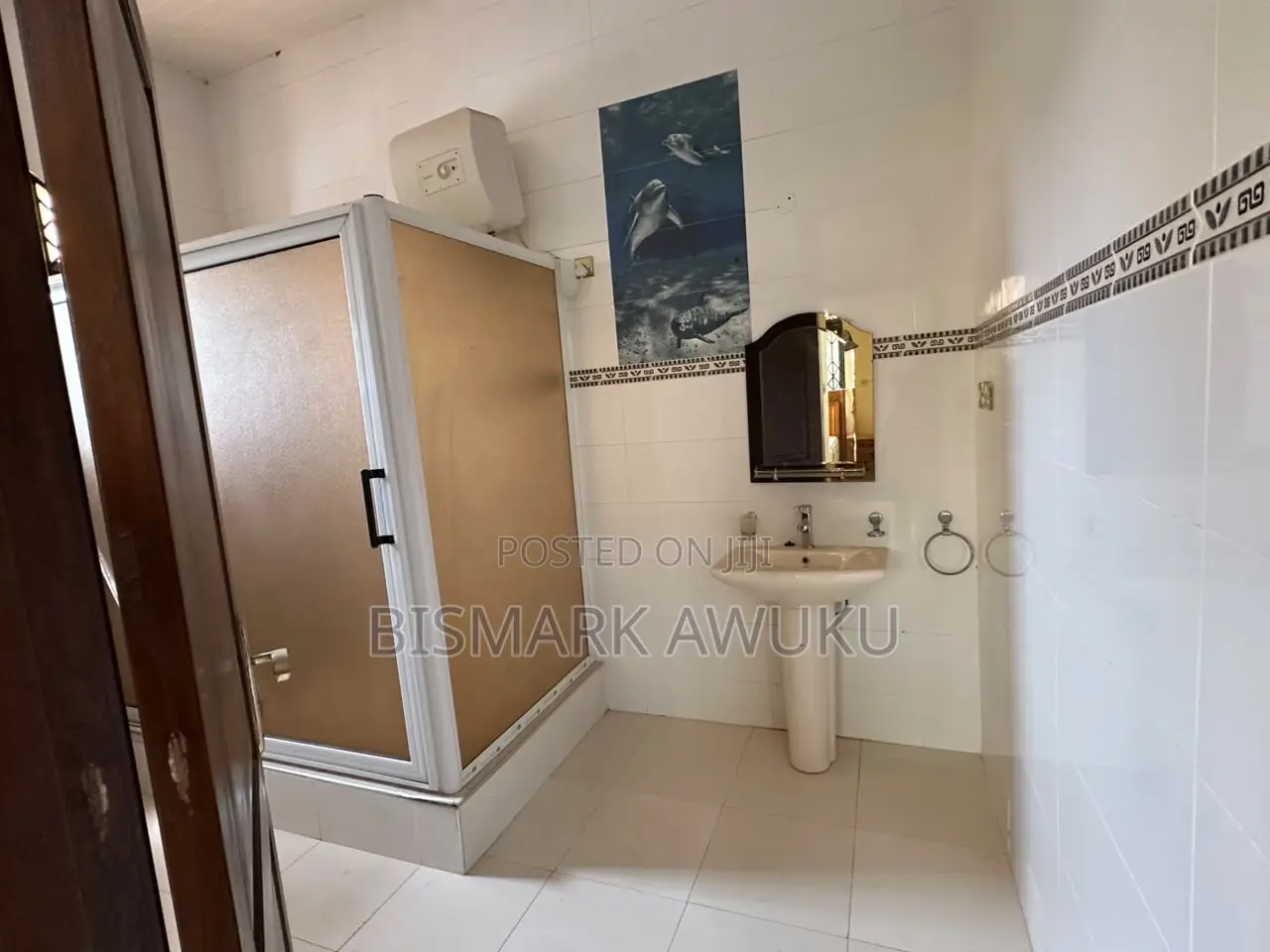 6bdrm Mansion in East Legon for rent