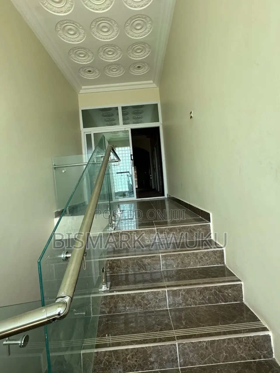 6bdrm Mansion in East Legon for rent