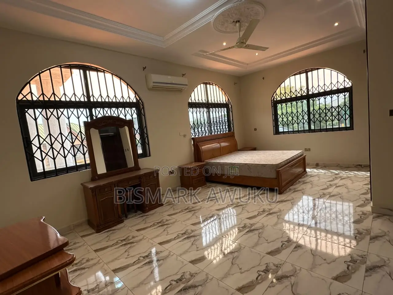 6bdrm Mansion in East Legon for rent