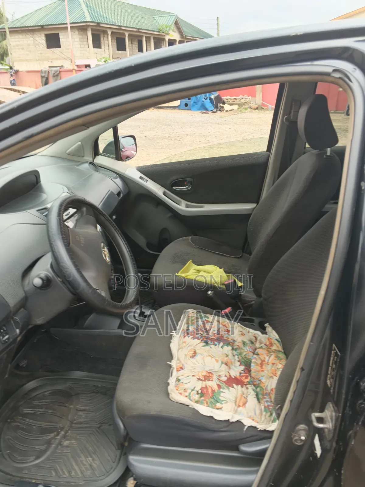 Toyota Vitz 2010 Black
