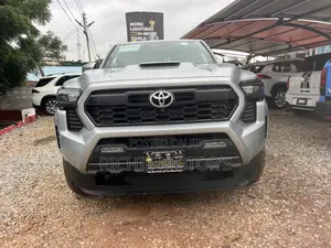 Toyota Tacoma TRD Sport Double Cab 4WD 5.0 ft. SB (Hybrid) 2025  Silver 