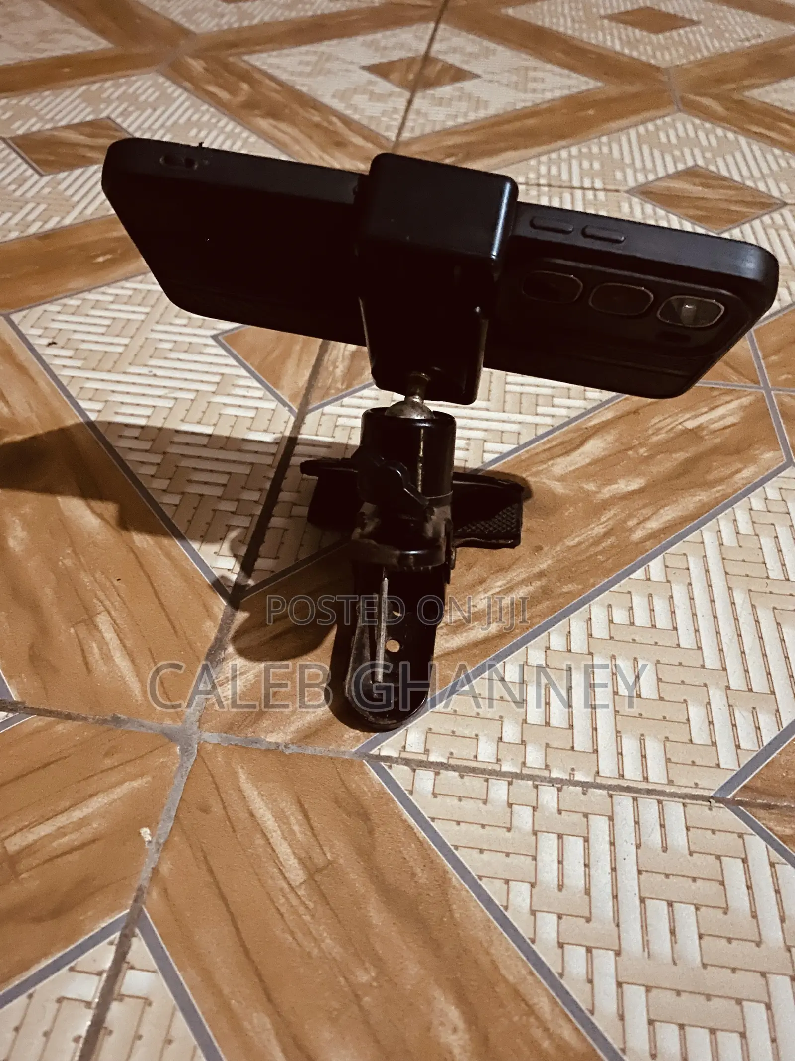 Guitar Phone Clamp