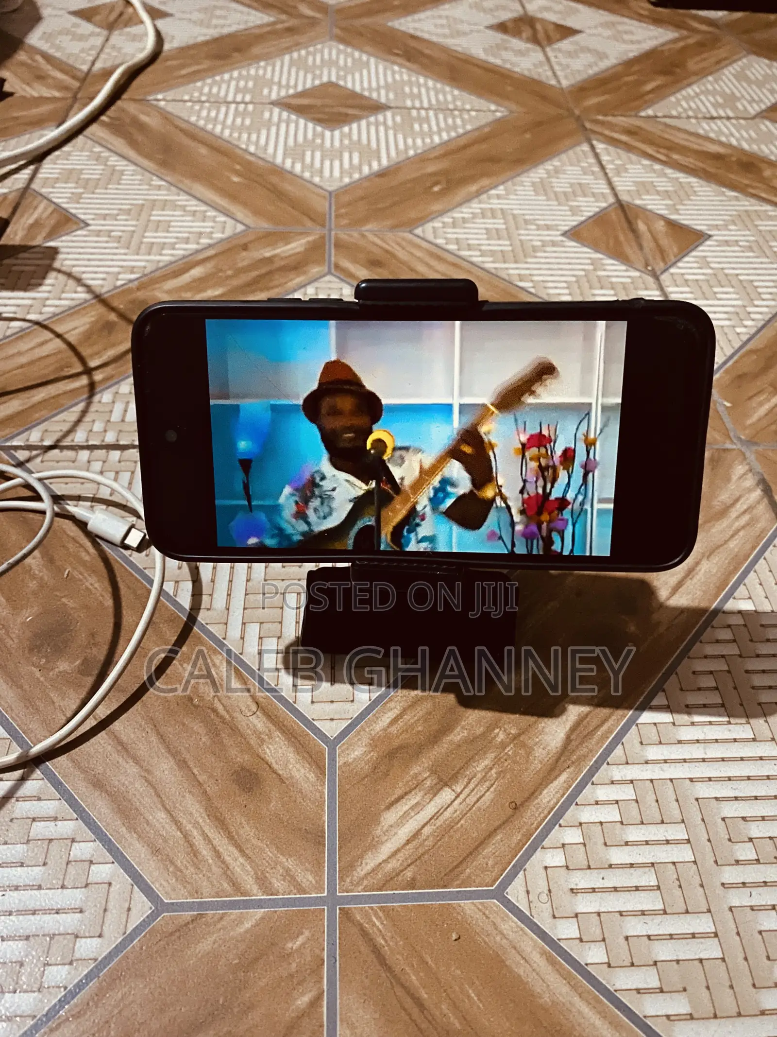 Guitar Phone Clamp