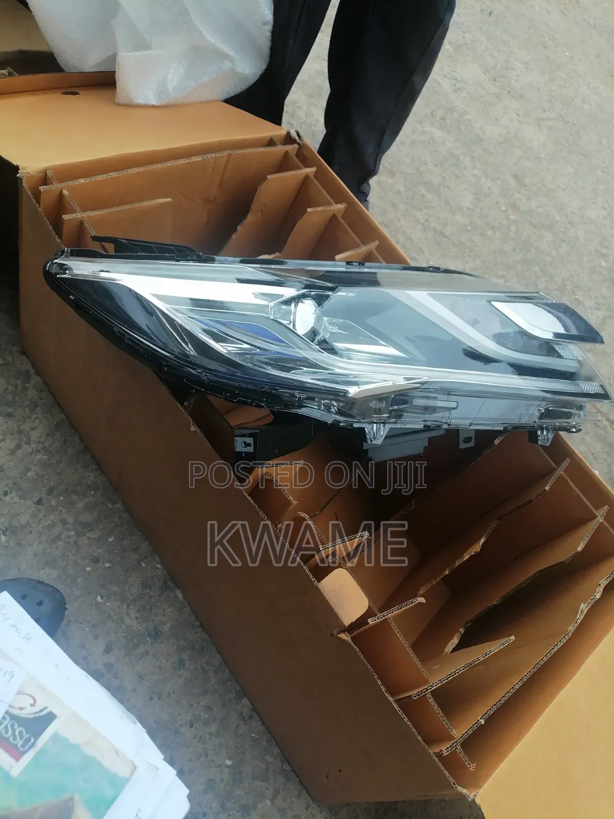 (2019-2022) Mitsubishi Pajero / Montero Sports Headlights (Right)