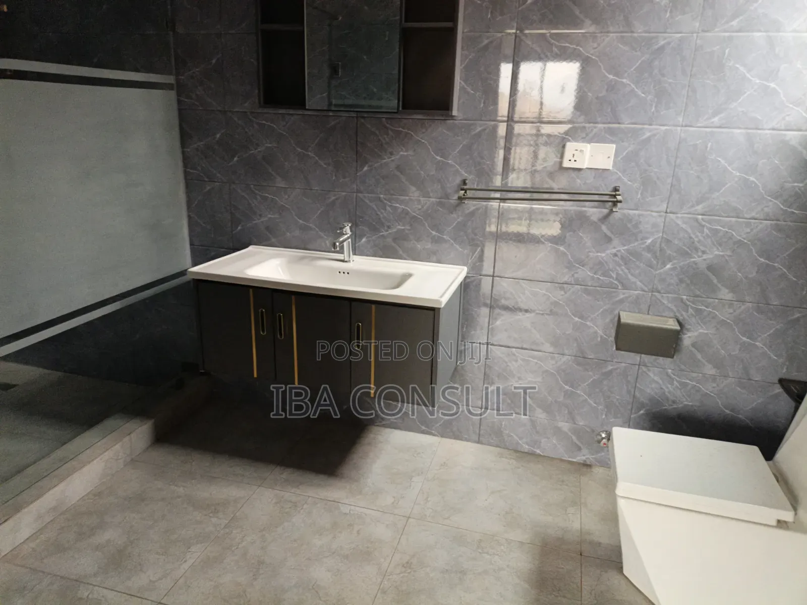 4bdrm House in Adenta Amrahia for sale