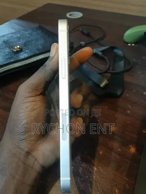 Apple iPhone 12 64 GB Black