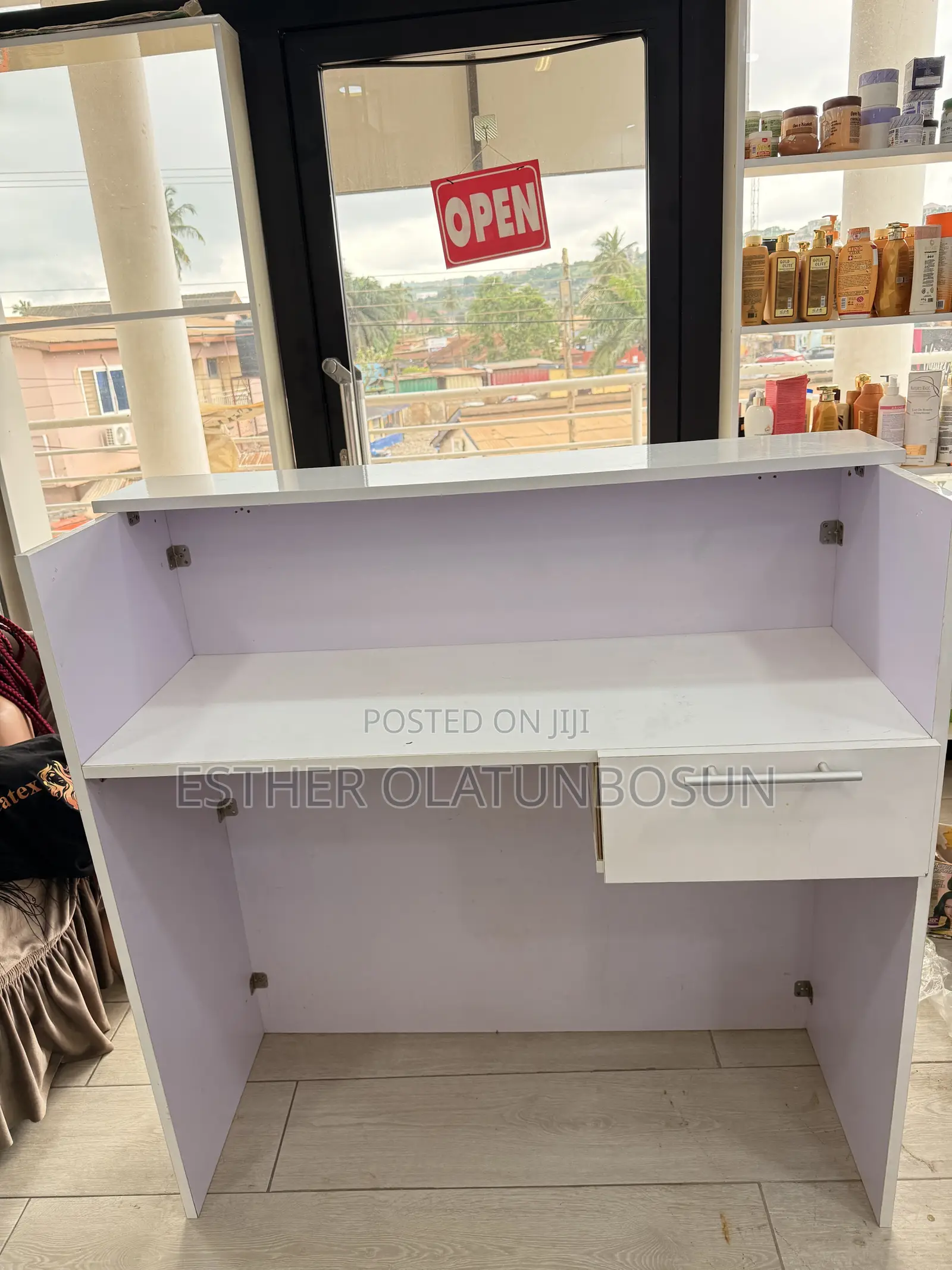 Quality Modern Receptionist Desk
