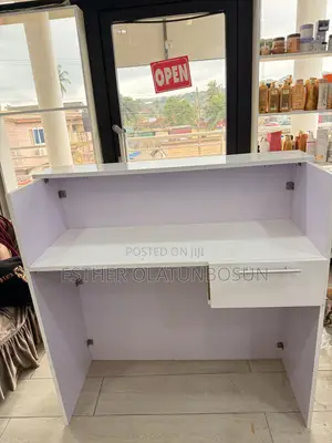 Quality Modern Receptionist Desk