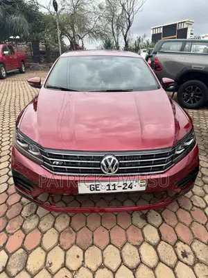 Volkswagen Passat 2017  Red 