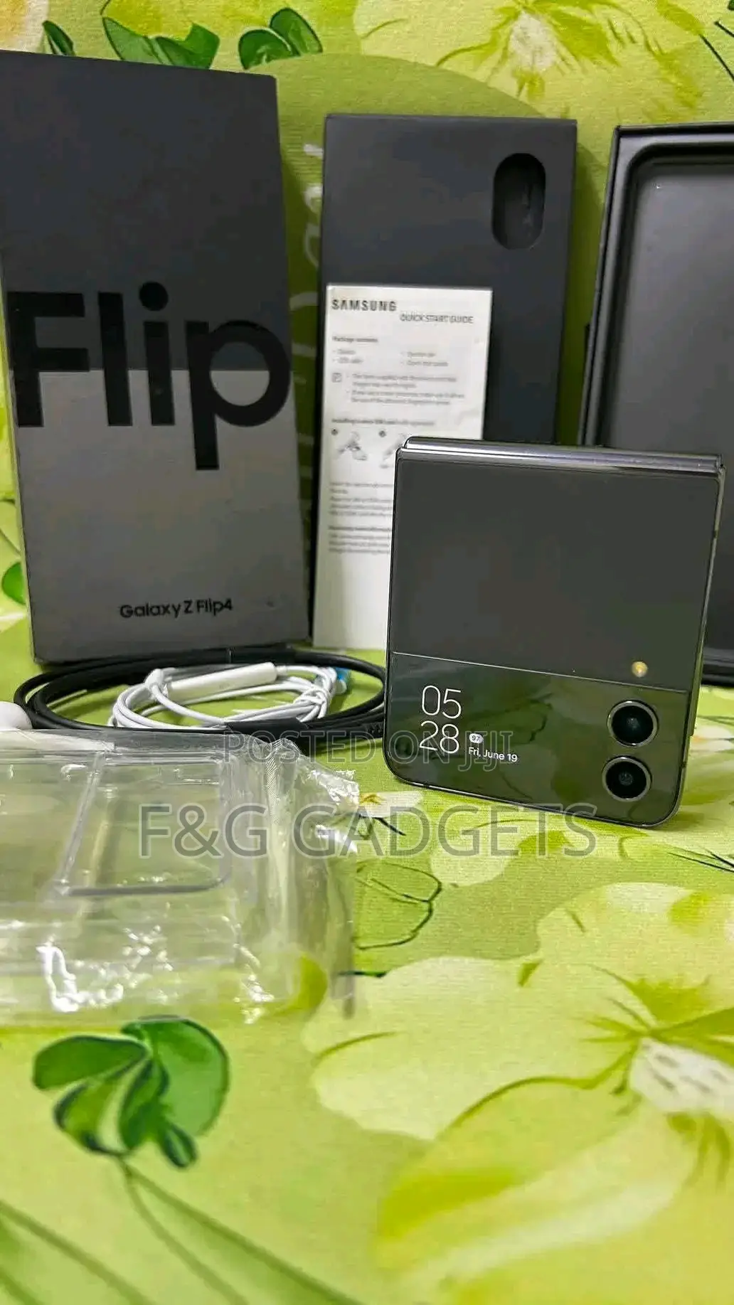 New Samsung Galaxy Z Flip4 256 GB Black