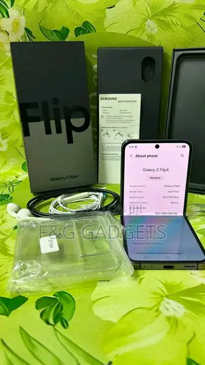 New Samsung Galaxy Z Flip4 256 GB Black