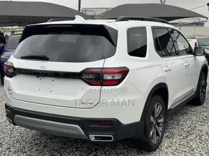Honda Pilot EX-L 8 Passenger AWD 2024 White