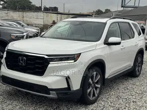 Honda Pilot EX-L 8 Passenger AWD 2024 White