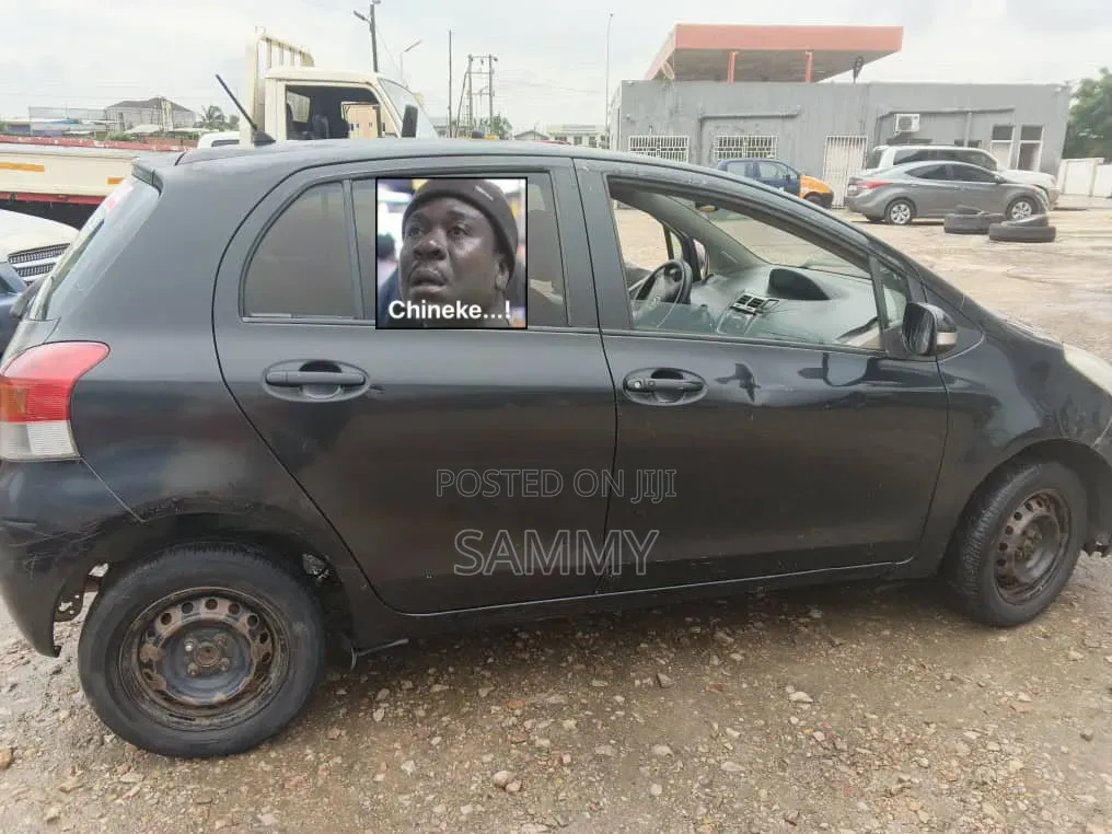 Toyota Vitz 2010 Black