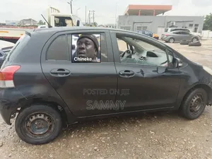 Toyota Vitz 2010 Black
