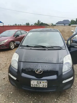 Toyota Vitz 2010 Black