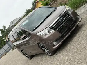 Toyota Voxy 2014 Gray