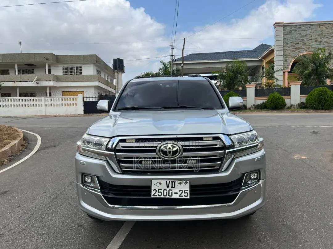 Toyota Land Cruiser 2017 Silver