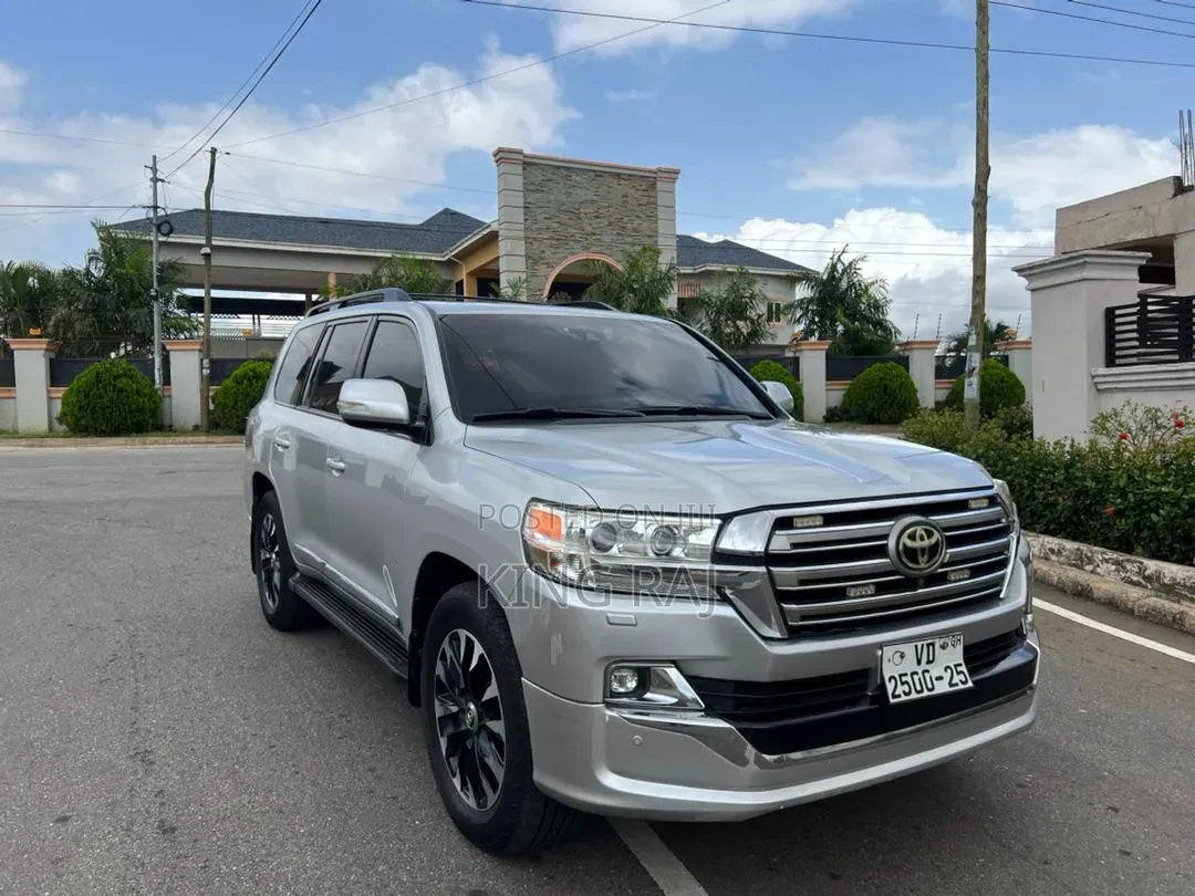 Toyota Land Cruiser 2017 Silver