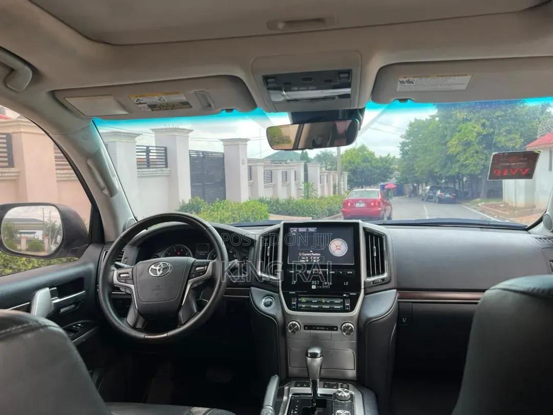 Toyota Land Cruiser 2017 Silver