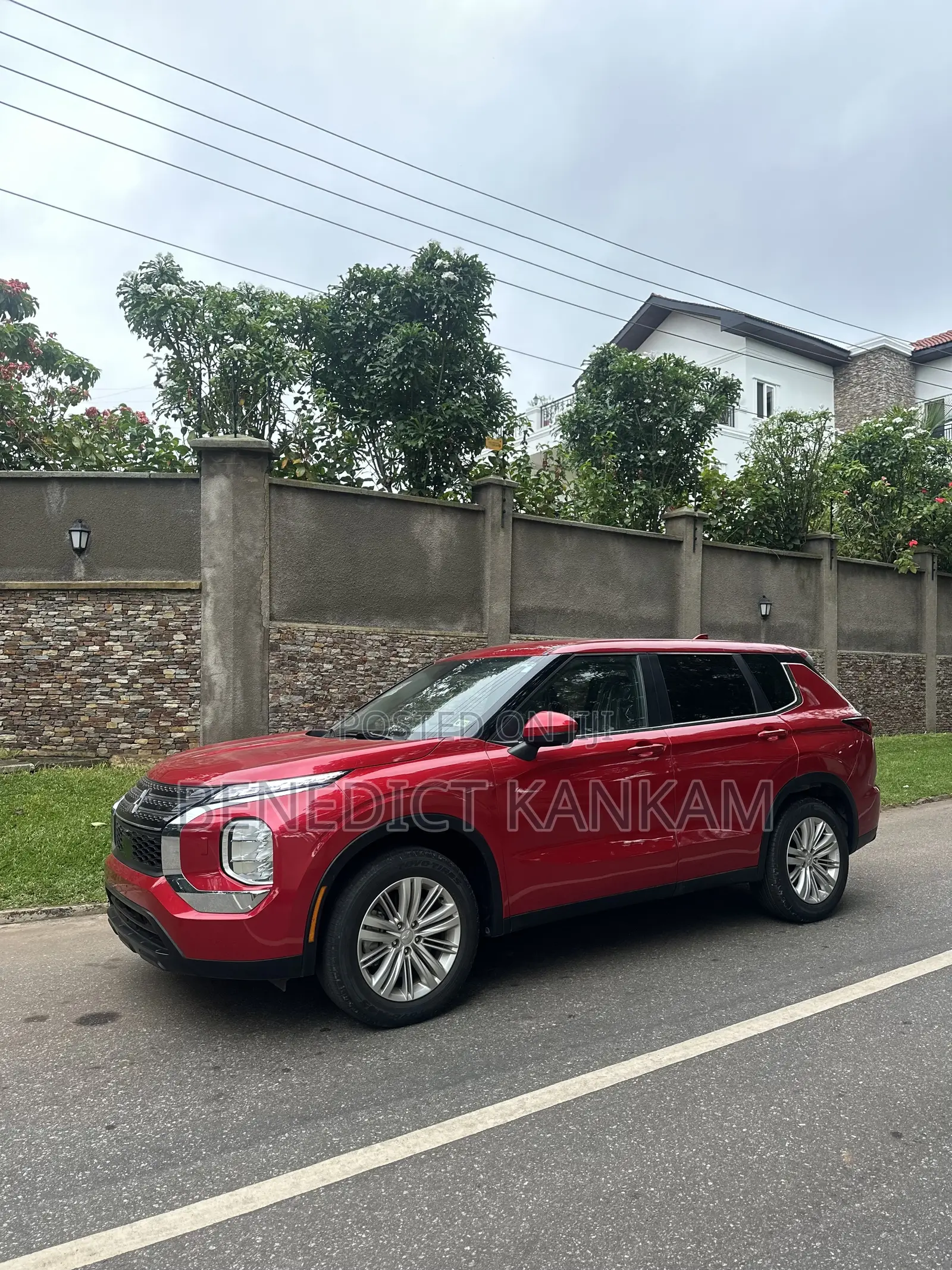 Mitsubishi Outlander SE 2024 Red