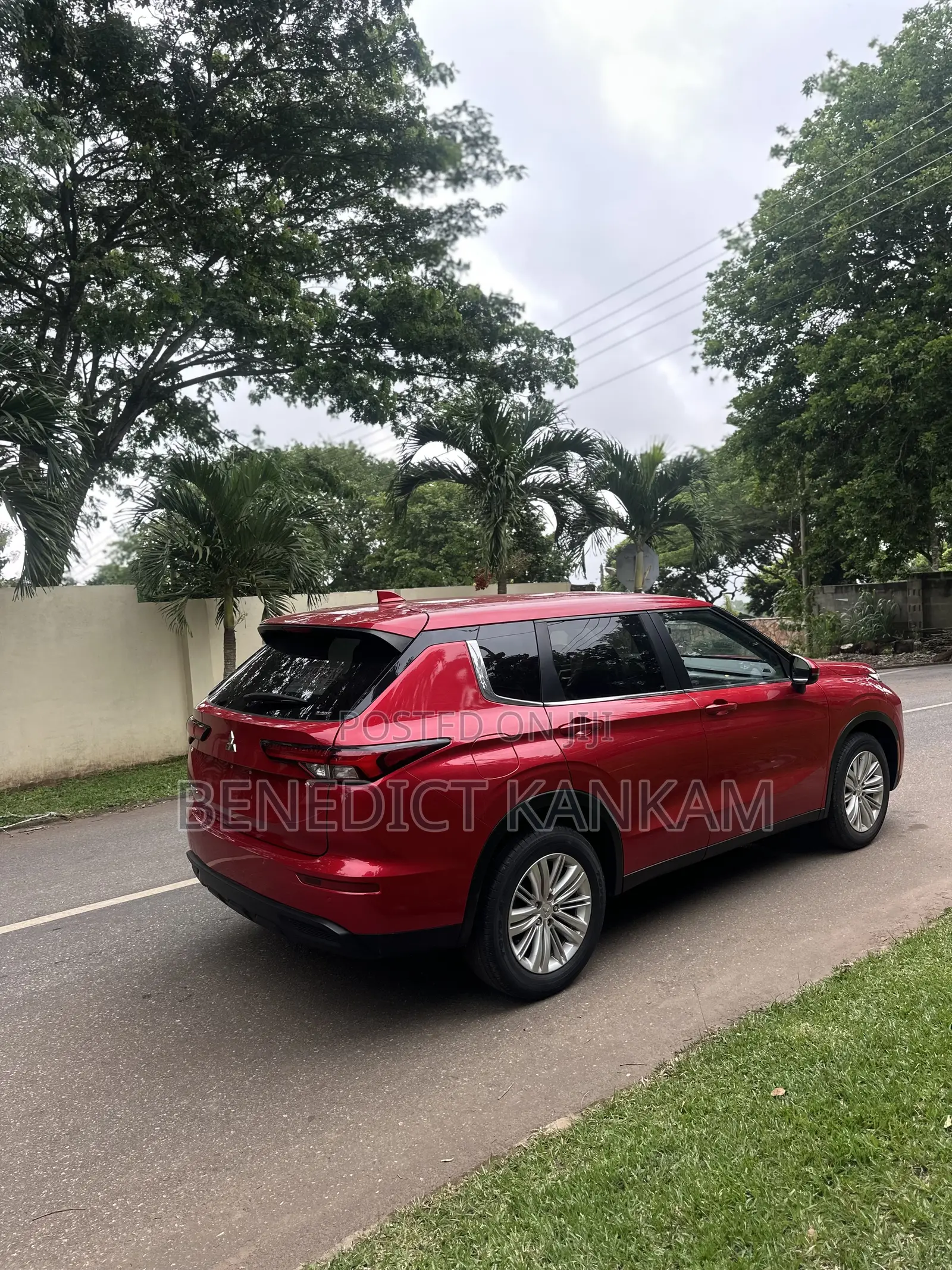 Mitsubishi Outlander SE 2024 Red