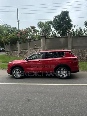 Mitsubishi Outlander SE 2024 Red