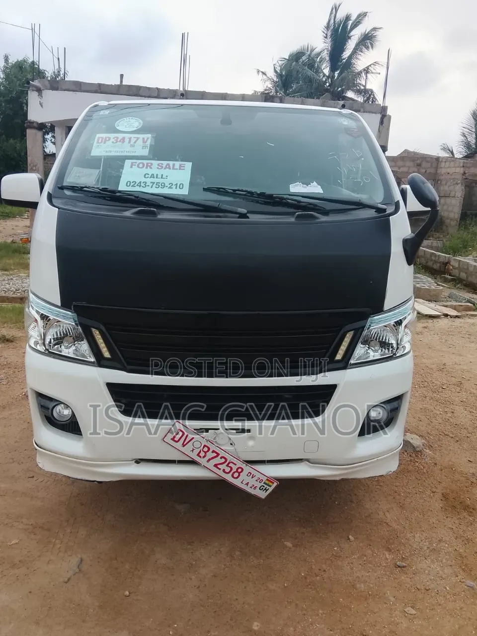Nissan Caravan (Urvan) 2014 White