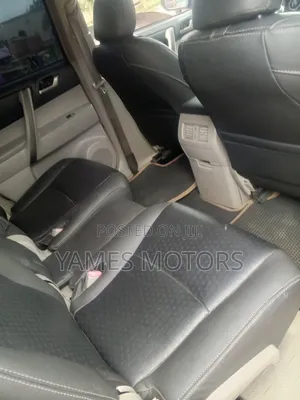 Toyota Highlander 2010 Brown