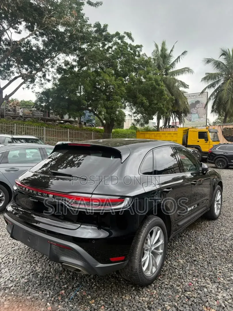 New Porsche Macan 2025 Black