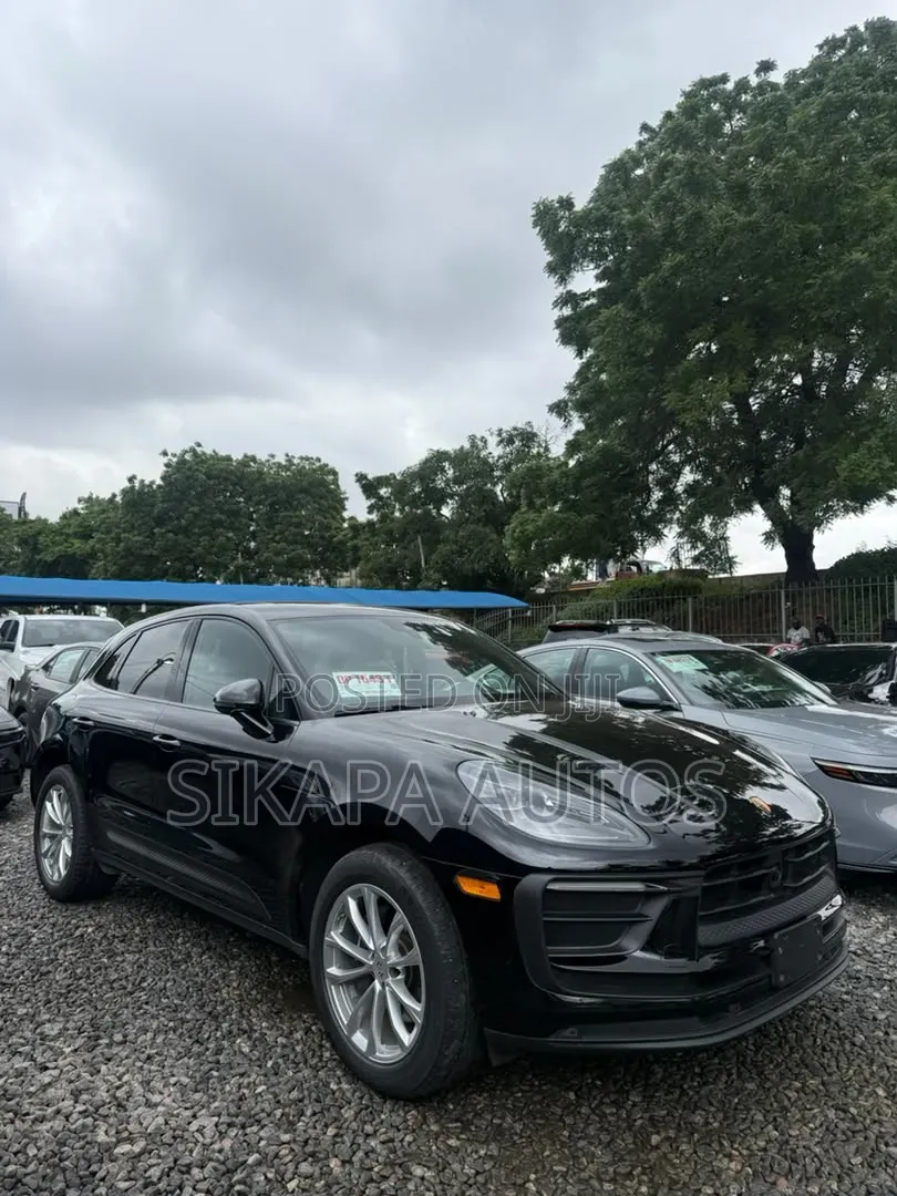 New Porsche Macan 2025 Black