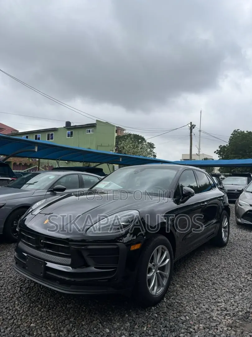 New Porsche Macan 2025 Black