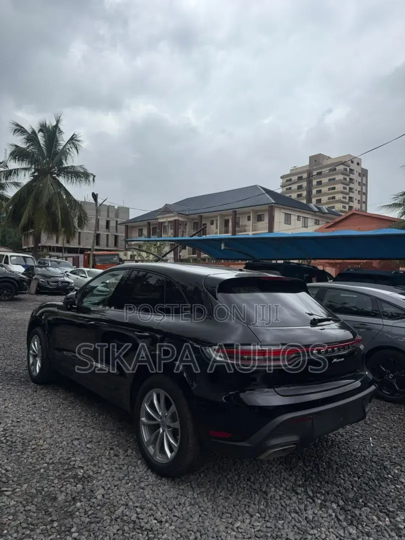 New Porsche Macan 2025 Black