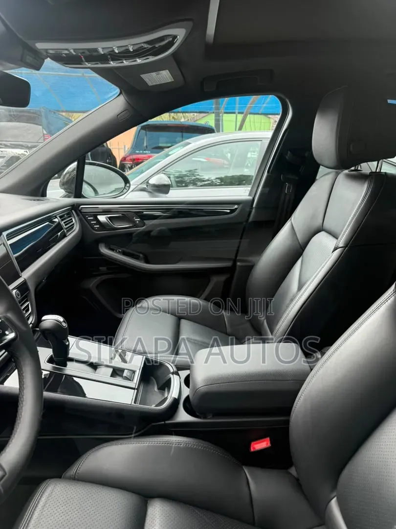New Porsche Macan 2025 Black