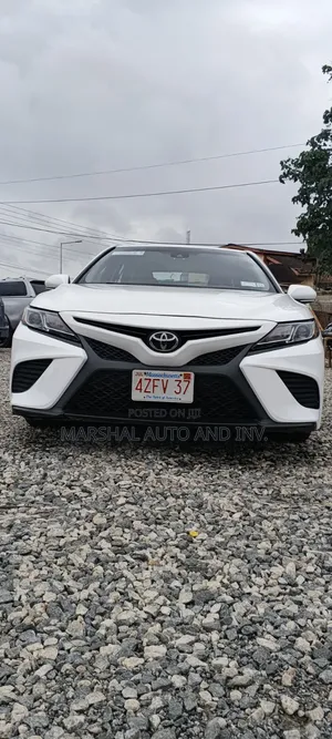 Toyota Camry 2019 White