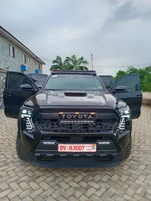 Toyota Tacoma 2024 Black