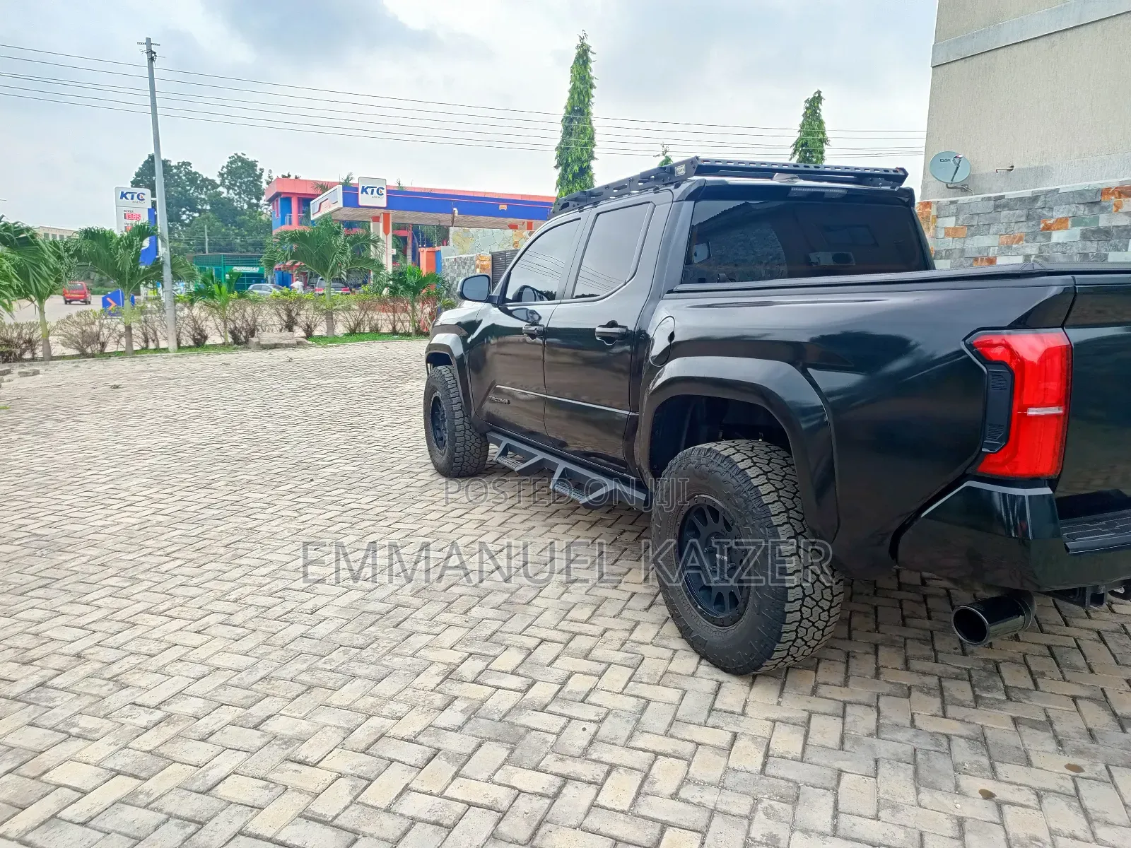 Toyota Tacoma 2024 Black