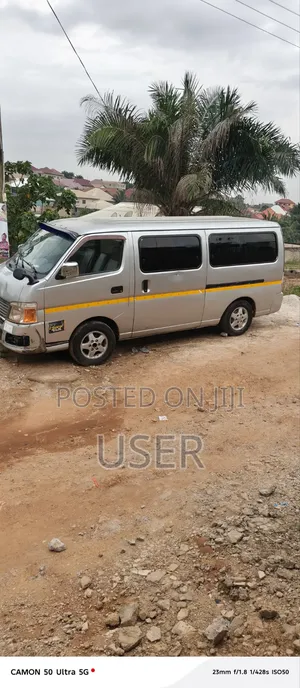 Nissan Caravan (Urvan) 2012 Silver